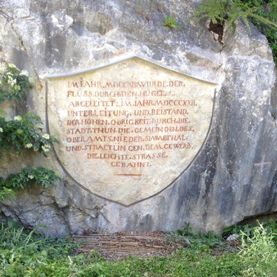 Felsinschrift Simmentalstrasse Kanderdurchstich